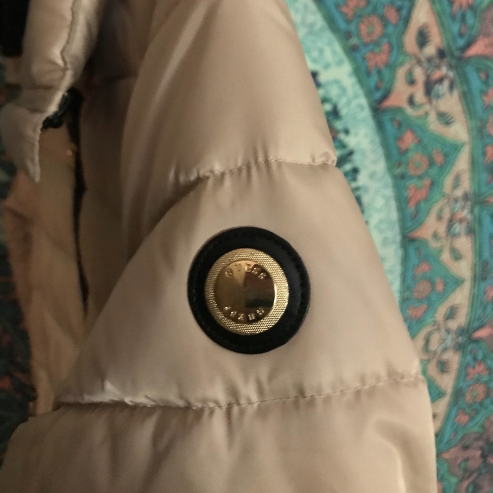 Guess Los Angeles beige and gold with blk fur trim